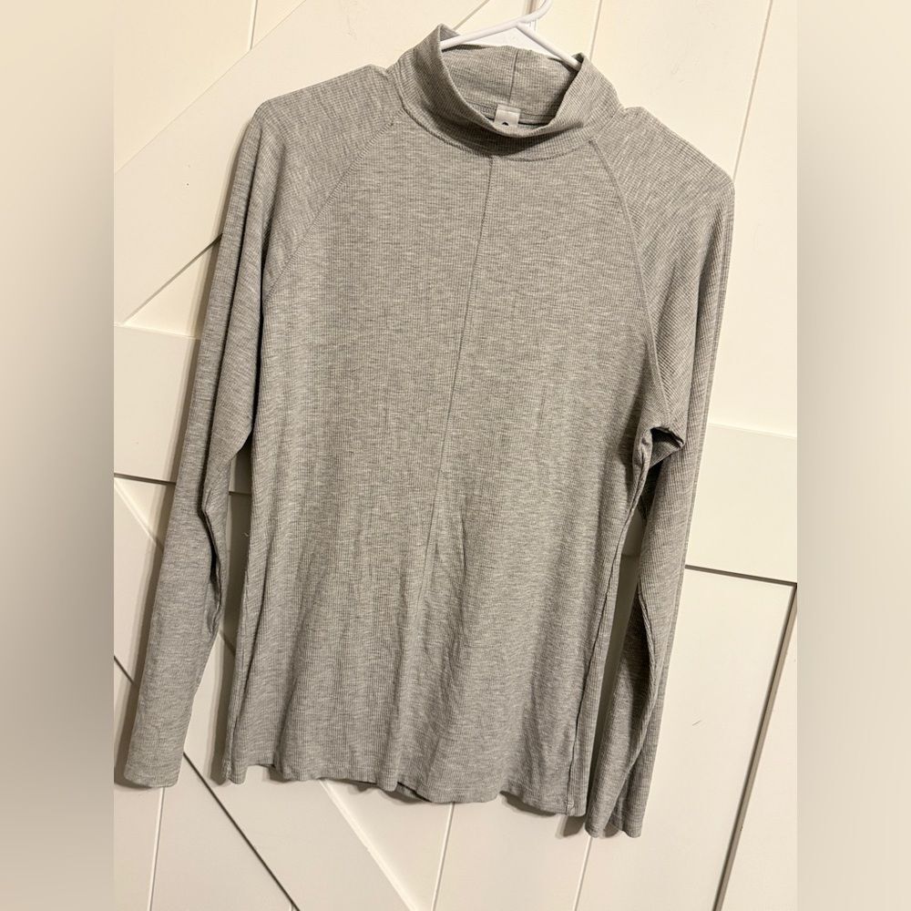 Yogalicious Light Gray Ribbed Long Sleeve Top Women's Large Comfy Mock Neck